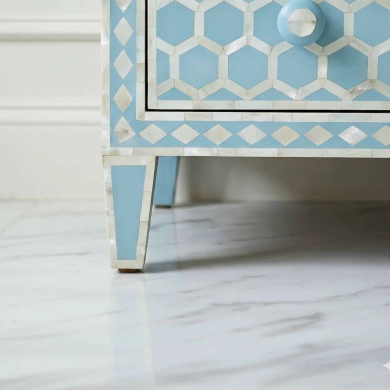 Mother of Pearl Blue 4-Drawer Chest of Drawers - Image 7